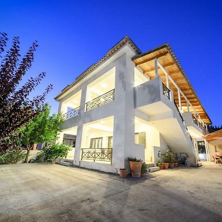 V And H House - Cozy & Ideal For Families, By Zantewize Kalipádhon Exterior foto